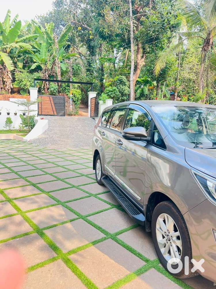 Toyota Innova Crysta 2017 Diesel Well Maintained