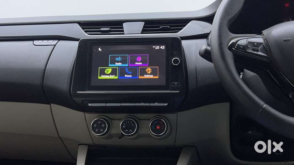 Renault Triber Rxt, 2023, Petrol