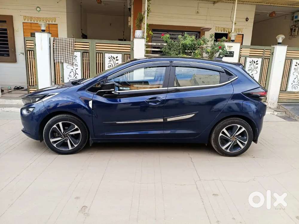 Tata Altroz Xz+s Cng 2023  42,775 Km  Mint Condition