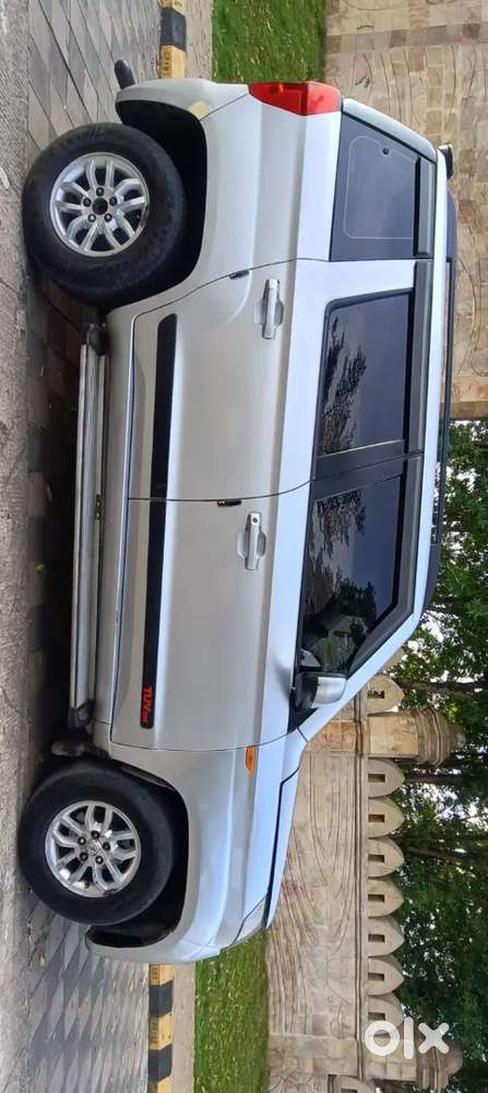 Mahindra Tuv 300 2017