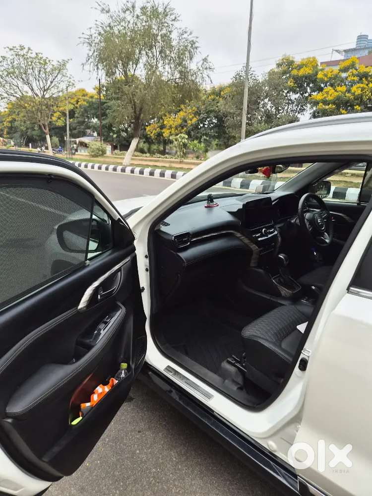 Maruti Suzuki Grand Vitara 2025 Hybrids 19500 Km Driven