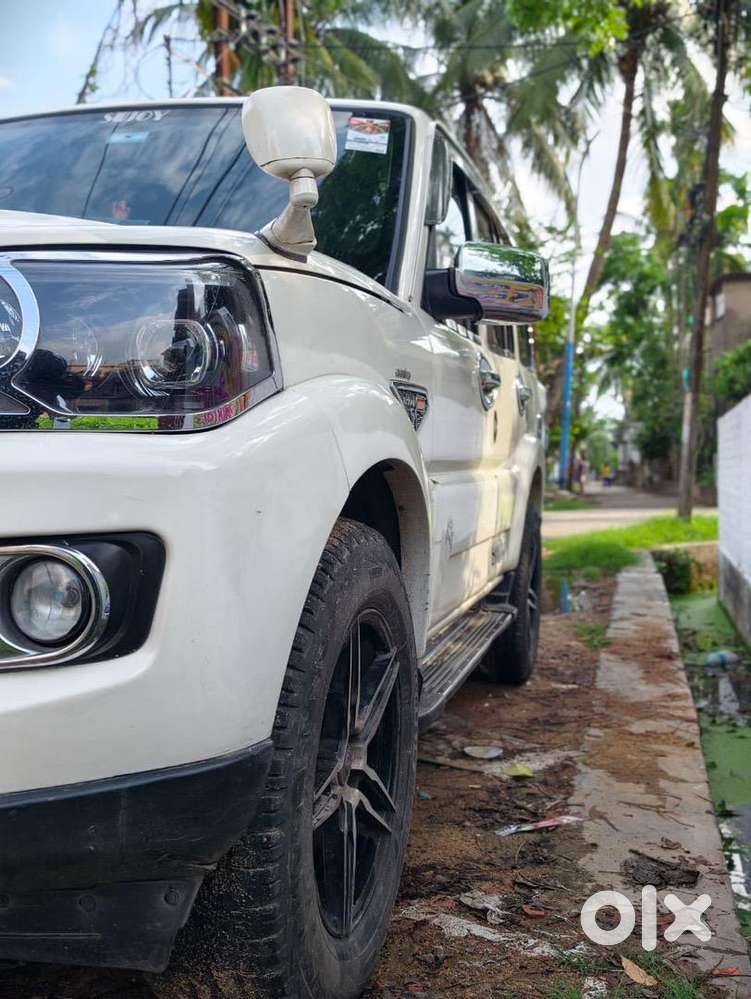 Mahindra Scorpio 2017 Diesel Well Maintained