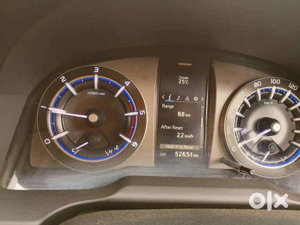 Toyota Innova Crysta 2016