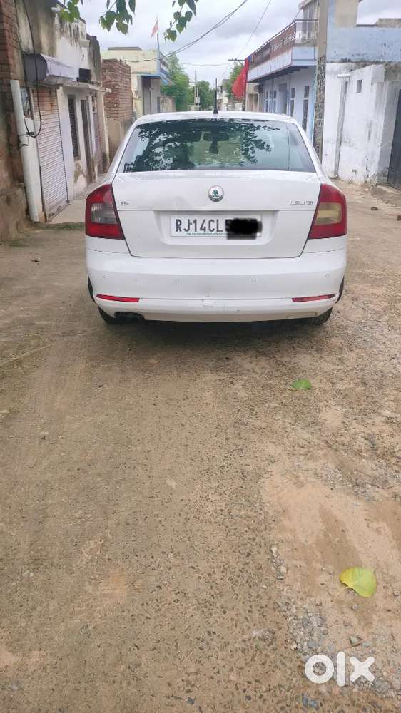 Skoda Laura 2011 Petrol Well Maintained
