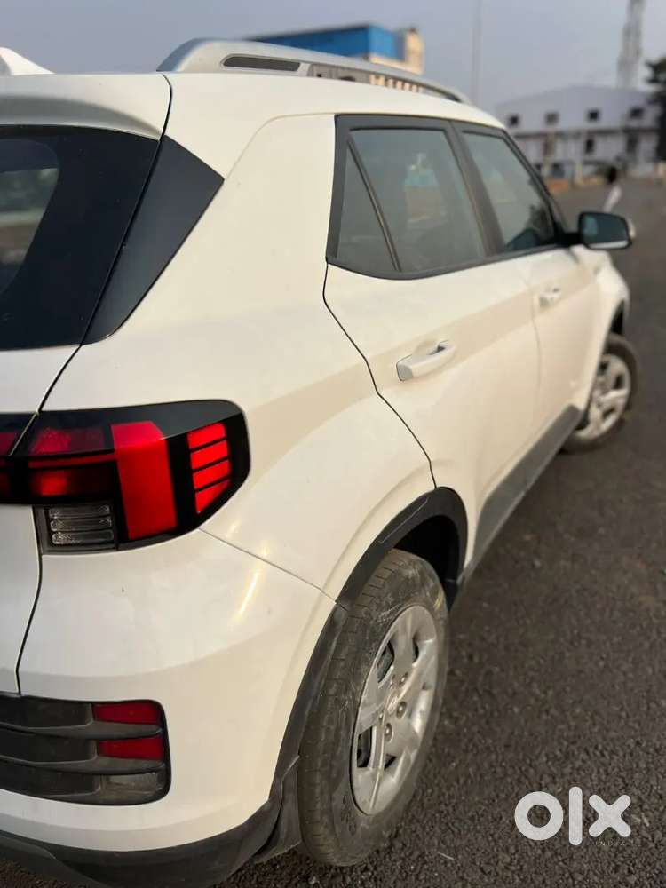 Single Owner Venue S 1.2 Petrol Well Maintained Smooth Condition