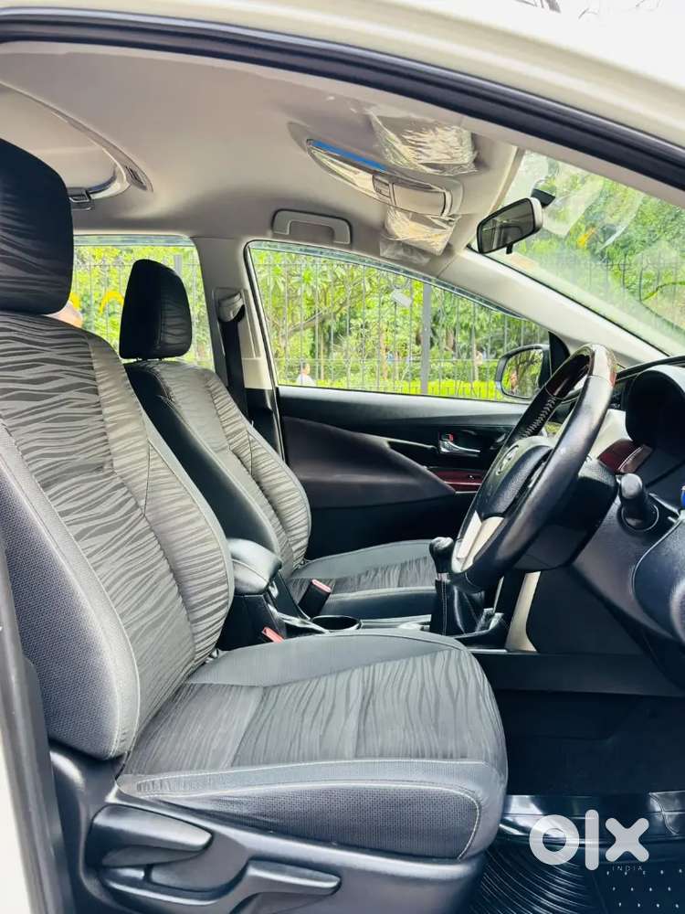 Toyota Innova Crysta 2.4 V 2017