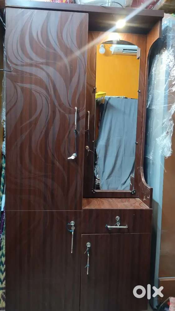 Dressing table