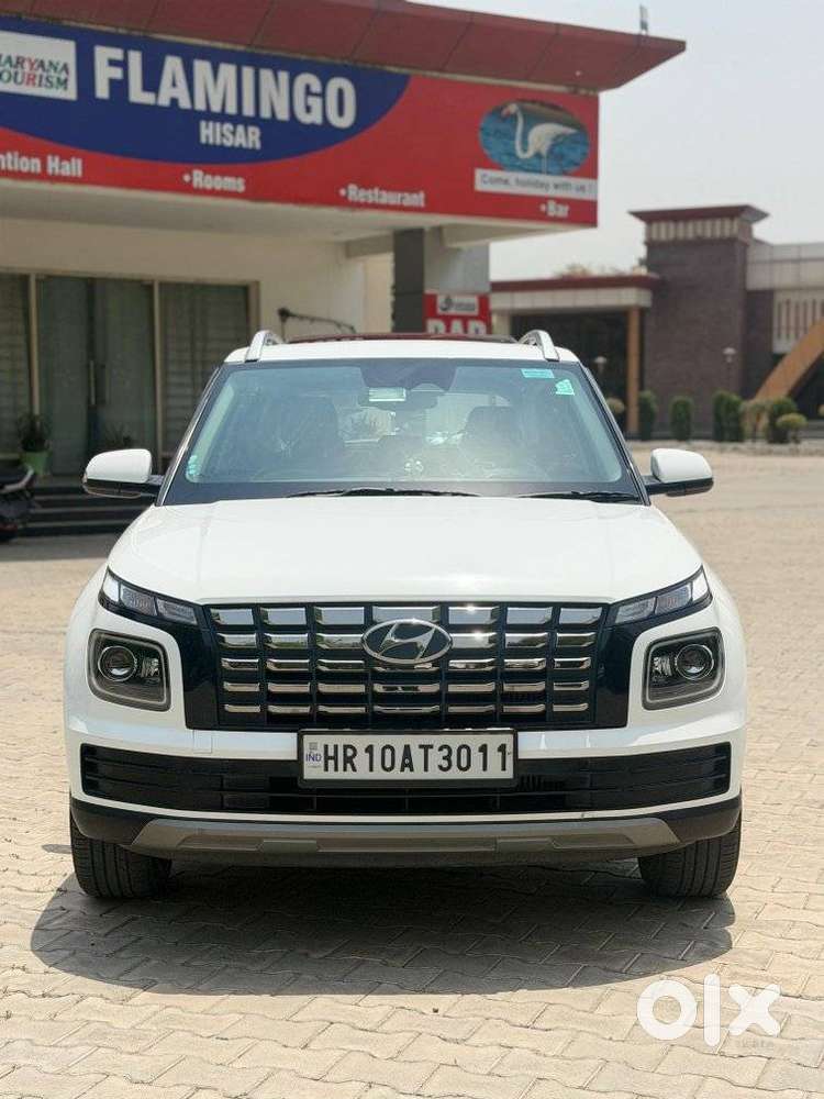 Hyundai Venue Sx(o) 1.0 Turbo Dct Knight Edition, 2024, Petrol