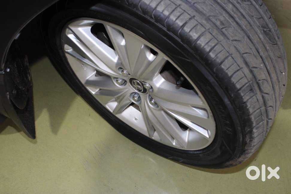 Toyota Innova Crysta 2.7 Zx At, 2016, Petrol
