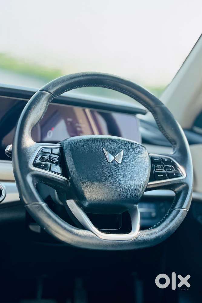 Mahindra Xuv700 2.2 Ax 7 Diesel At Luxury Pack Str, 2022, Diesel