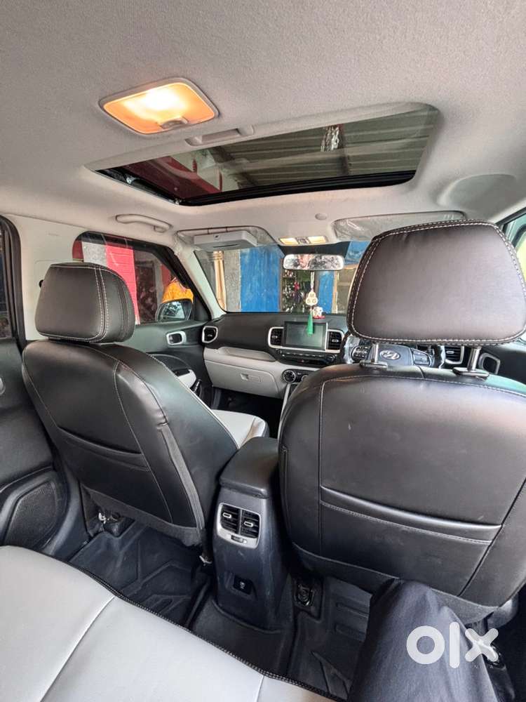 Hyundai Venue 2025 Petrol 9100 Km Driven