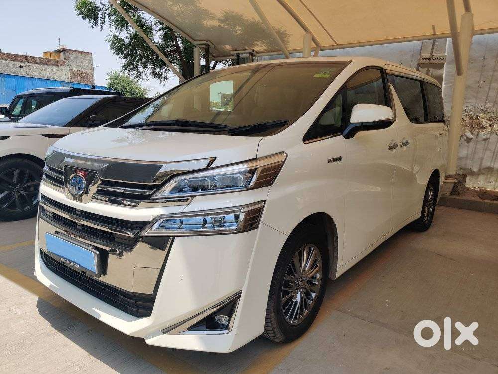 Toyota Vellfire 2.5 Executive Lounge, 2022, Petrol