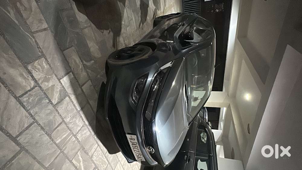 Tata Altroz Petrol 2024