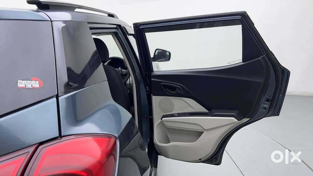 Mahindra Xuv300 1.2 W6 Amt Petrol, 2022, Petrol