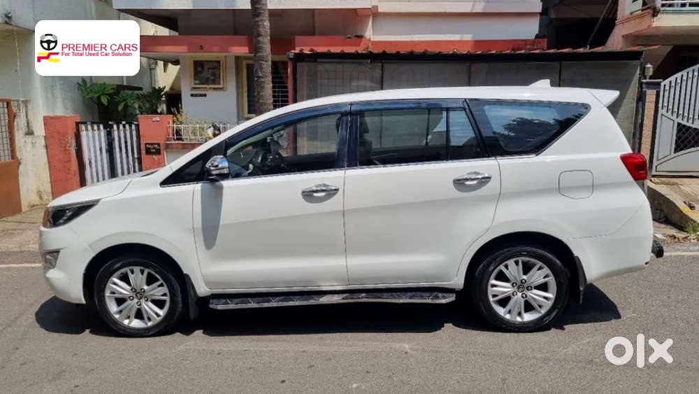 Toyota Innova Crysta 2.8 Zx At 7 Seater, 2016, Diesel