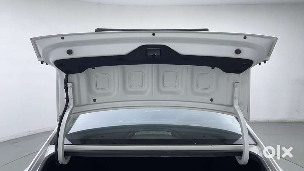 Hyundai Verna 1.5 Sx Petrol Mt, 2023, Petrol