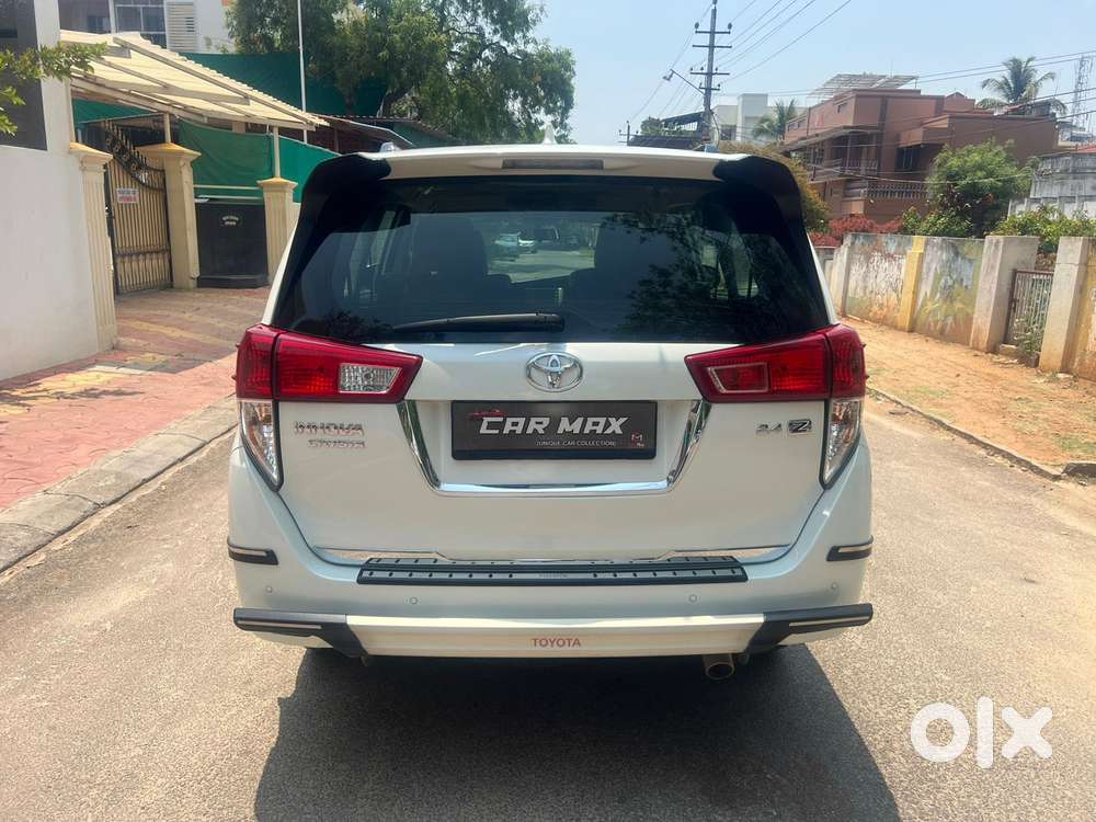 Toyota Innova Crysta