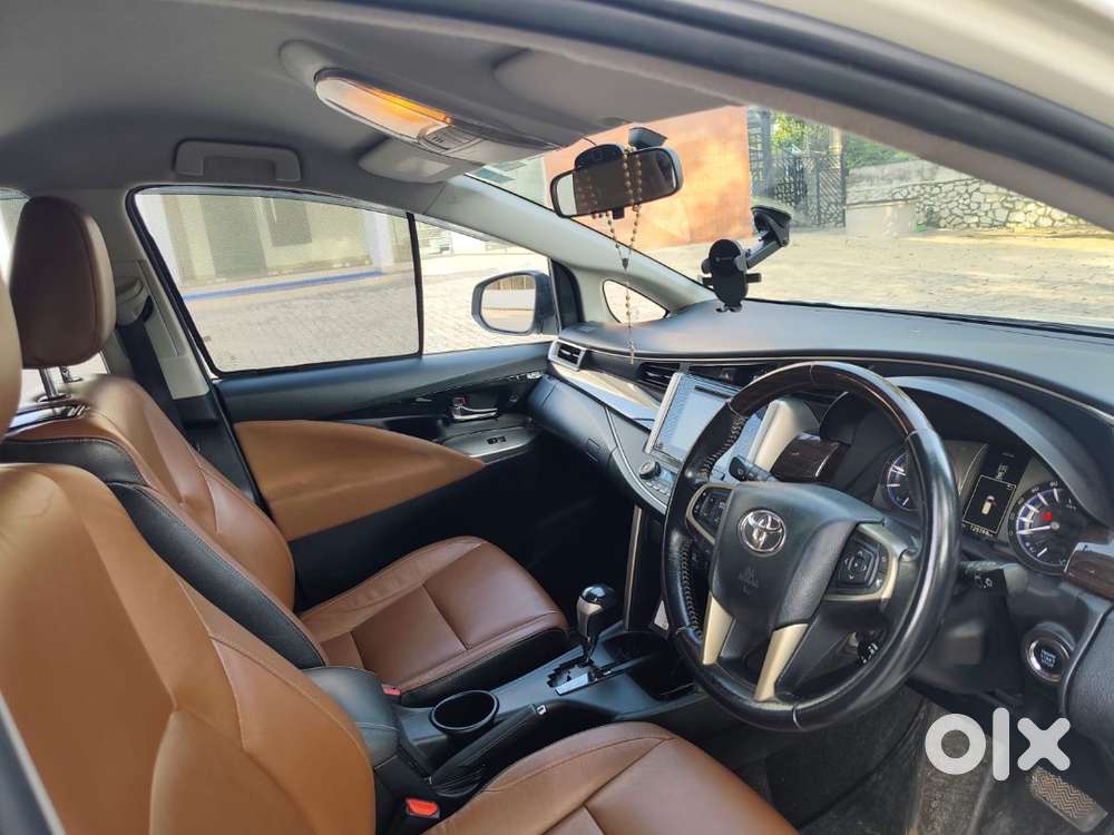 Toyota Innova Crysta 2016 Diesel Well Maintained