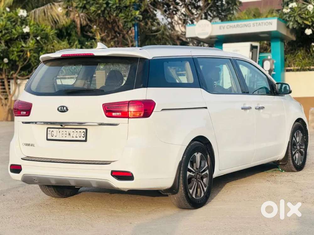 2021 Kia Carnival Limousine Plus