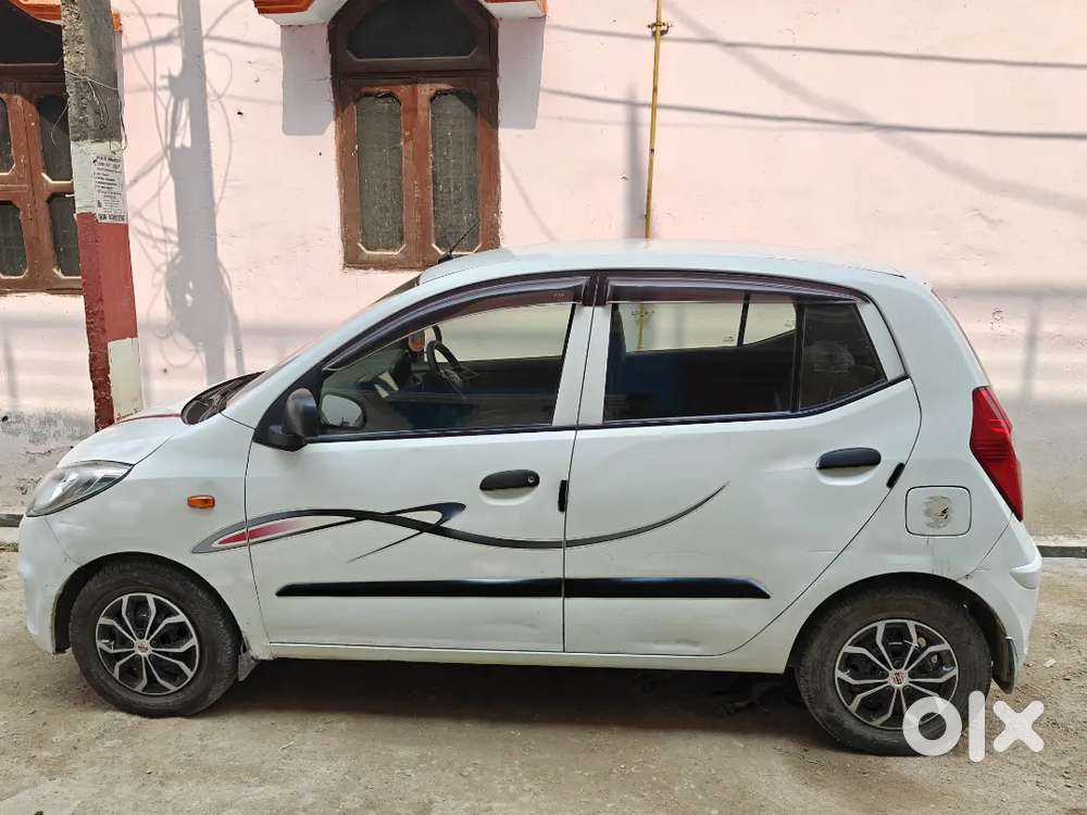 Hyundai I10 -2011 Model , 60k Km Driven .