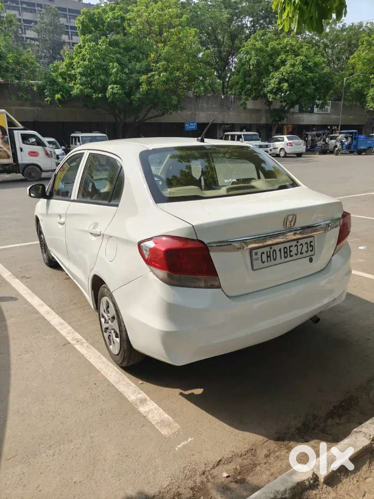 Honda Amaze 2015 Diesel Well Maintained 125000 Km Driven