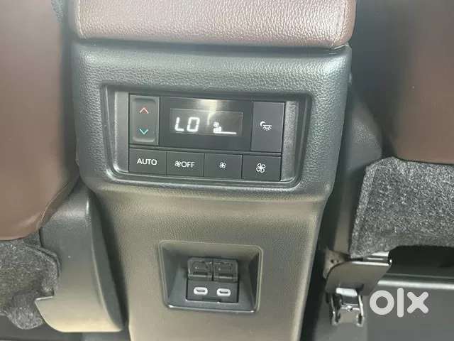 Toyota Innova Hycross 2.0 Zx (o) Hybrid 7 Str, 2024, Petrol