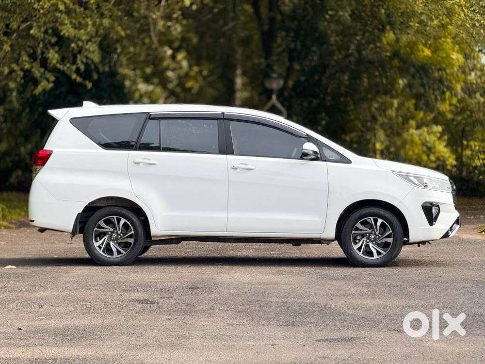 Toyota Innova Crysta 2.4 G Mt 7 Str, 2022, Diesel