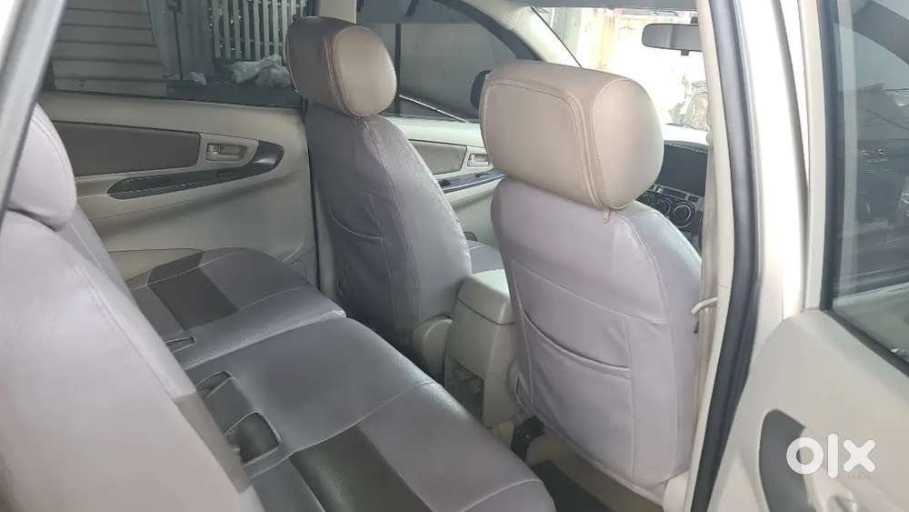 Toyota Innova 2014 Diesel 200000 Km Driven
