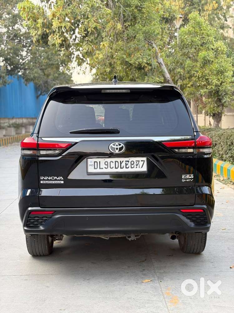 Toyota Innova Hycross 2.0 Zx (o) Hybrid 7 Str, 2025, Petrol