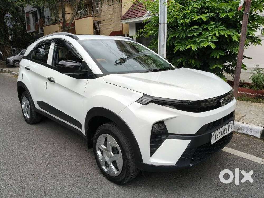 Tata Nexon Smart Plus S 1.2 Revotron Petrol 5 Mt, 2024, Petrol