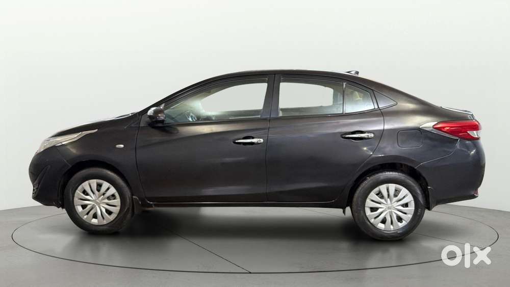 Toyota Yaris J Cvt, 2018, Petrol