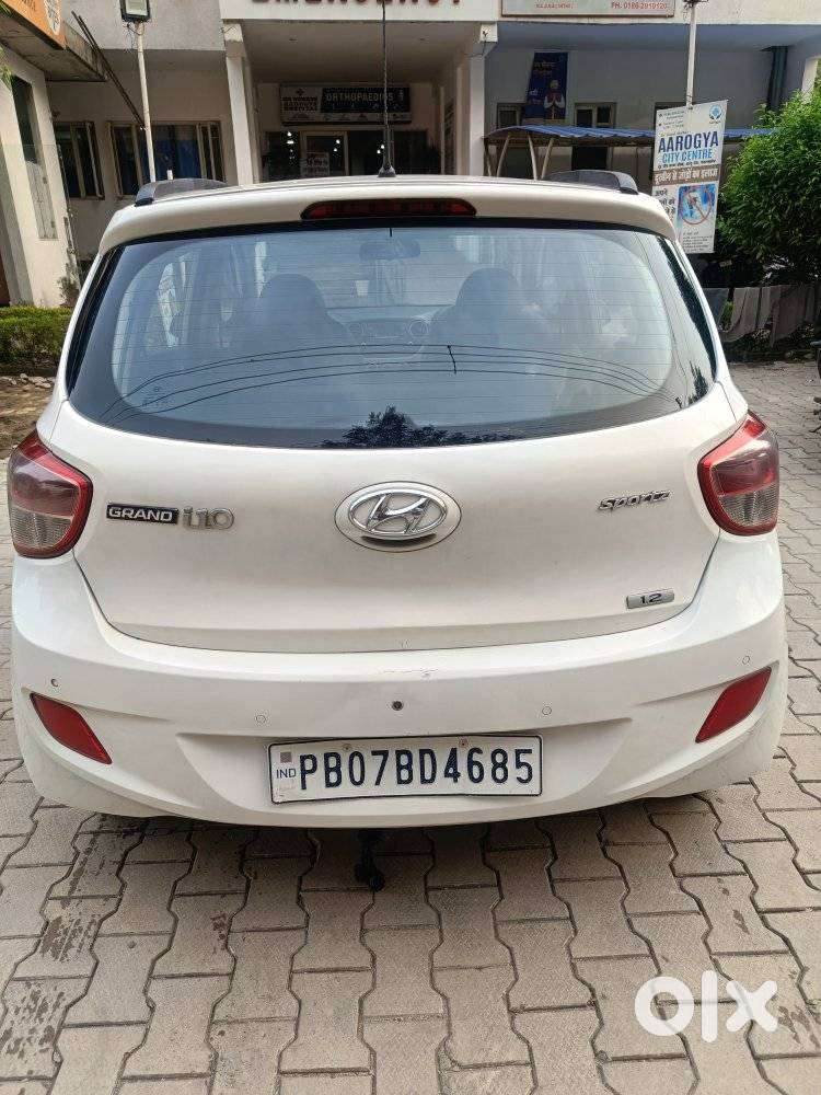 Hyundai Grand I10 Sportz, 2016, Petrol