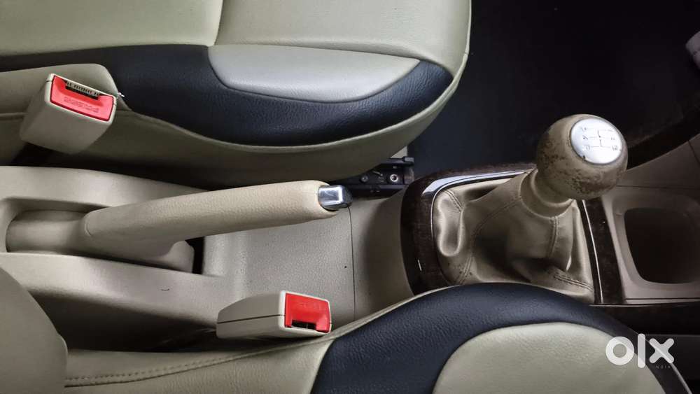 Maruti Suzuki Swift Dzire 1.2 Vxi Bsiv, 2016, Petrol