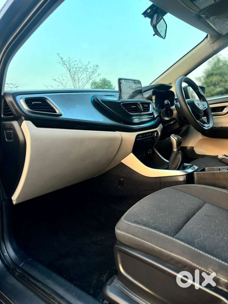 Tata Altroz Xz, 2022, Petrol