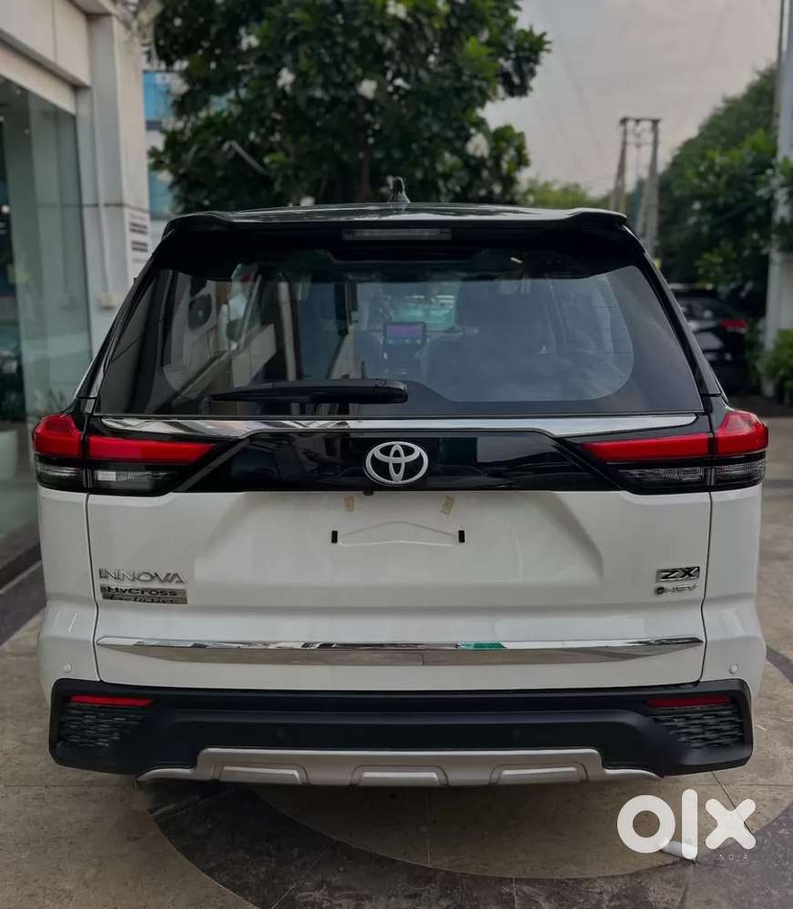 Toyota Innova Hycross, 2026, Petrol