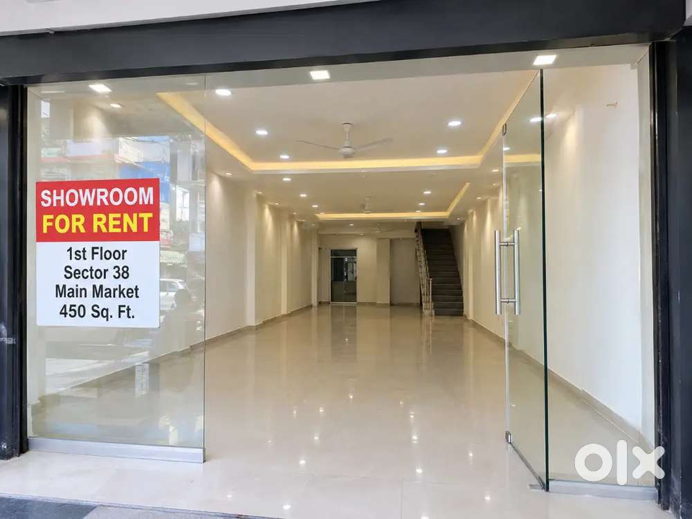 Showroom front position on rent 1st floor sec 38
