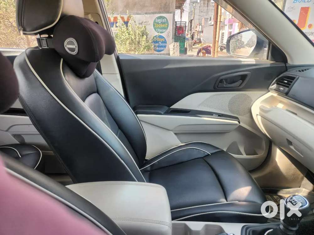 Mahindra Xuv300 2023 Petrol Well Maintained