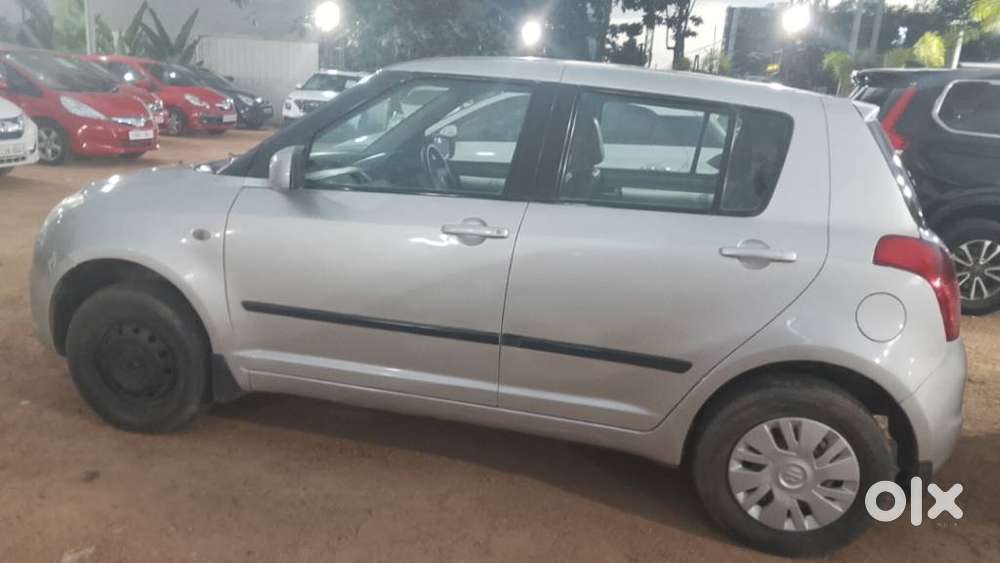 Maruti Suzuki Swift Vxi Bsiv, 2011, Petrol