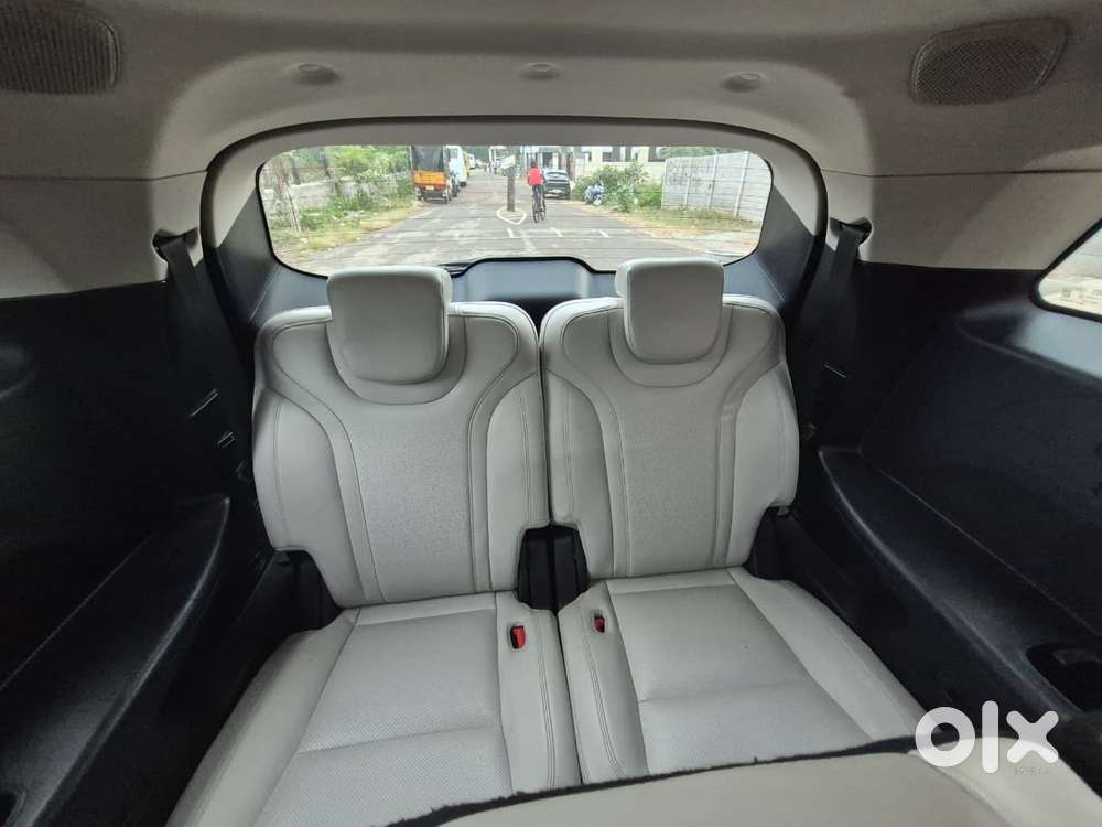 Mahindra Xuv700 2.2 Ax 7 Diesel Mt Luxury Pack Str, 2024