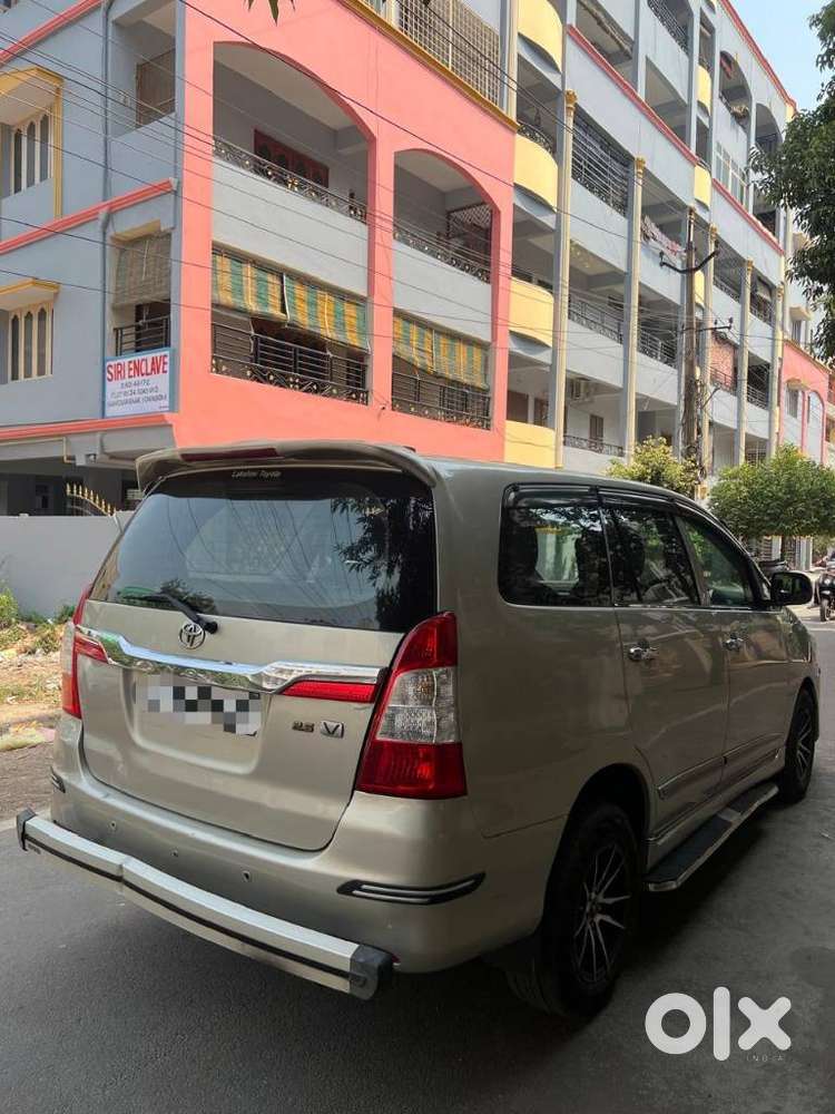 Toyota Innova 2.5 G (diesel) 8 Seater Bs Iv, 2016, Diesel