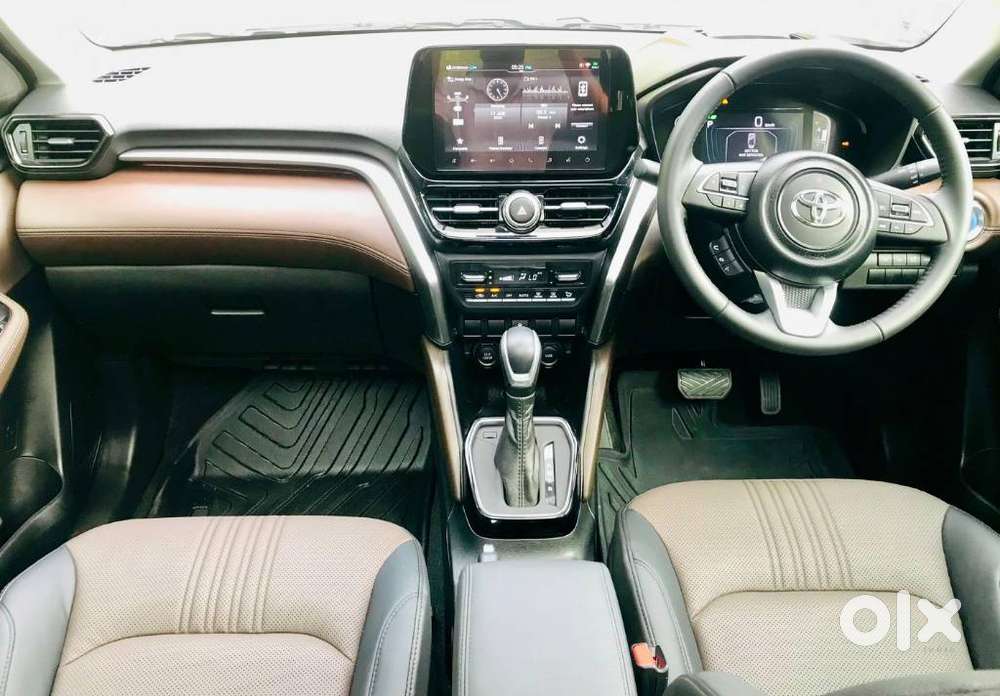 Toyota Urban Cruiser Hyryder 1.5 V Hybrid, 2025, Cng & Hybrids