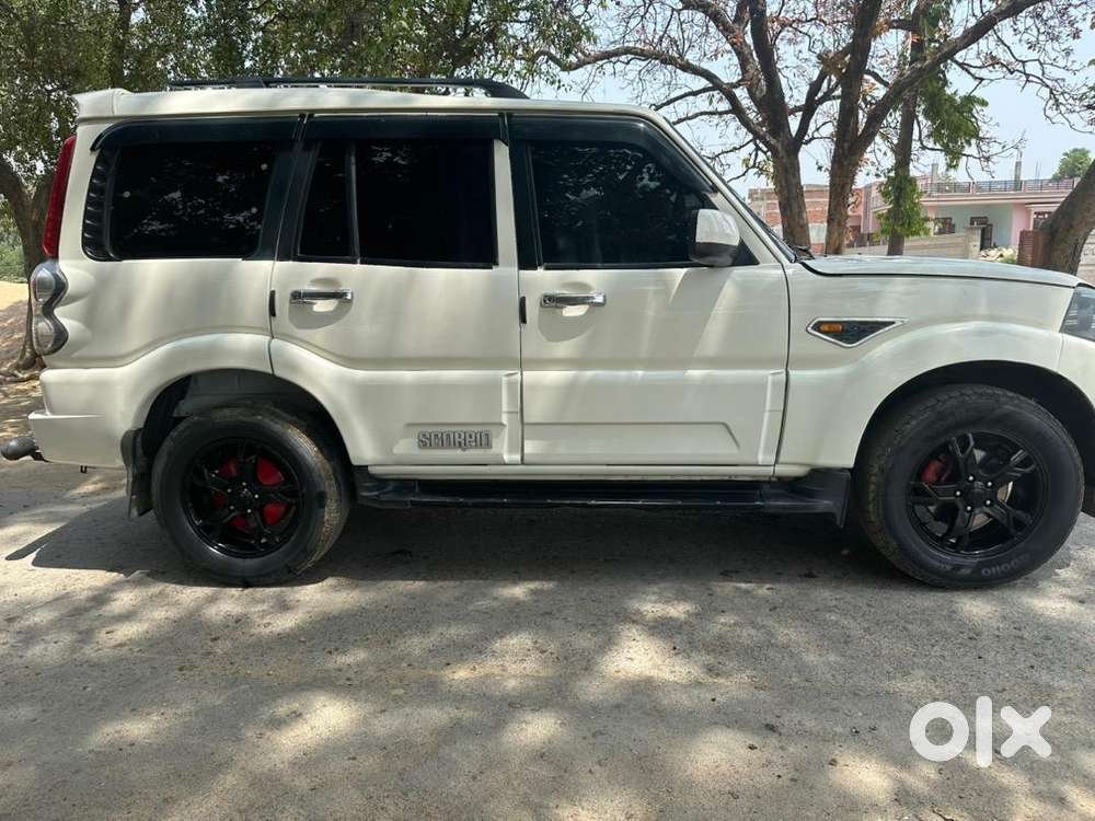 Mahindra Scorpio S10 2017 Diesel 77100 Km Driven