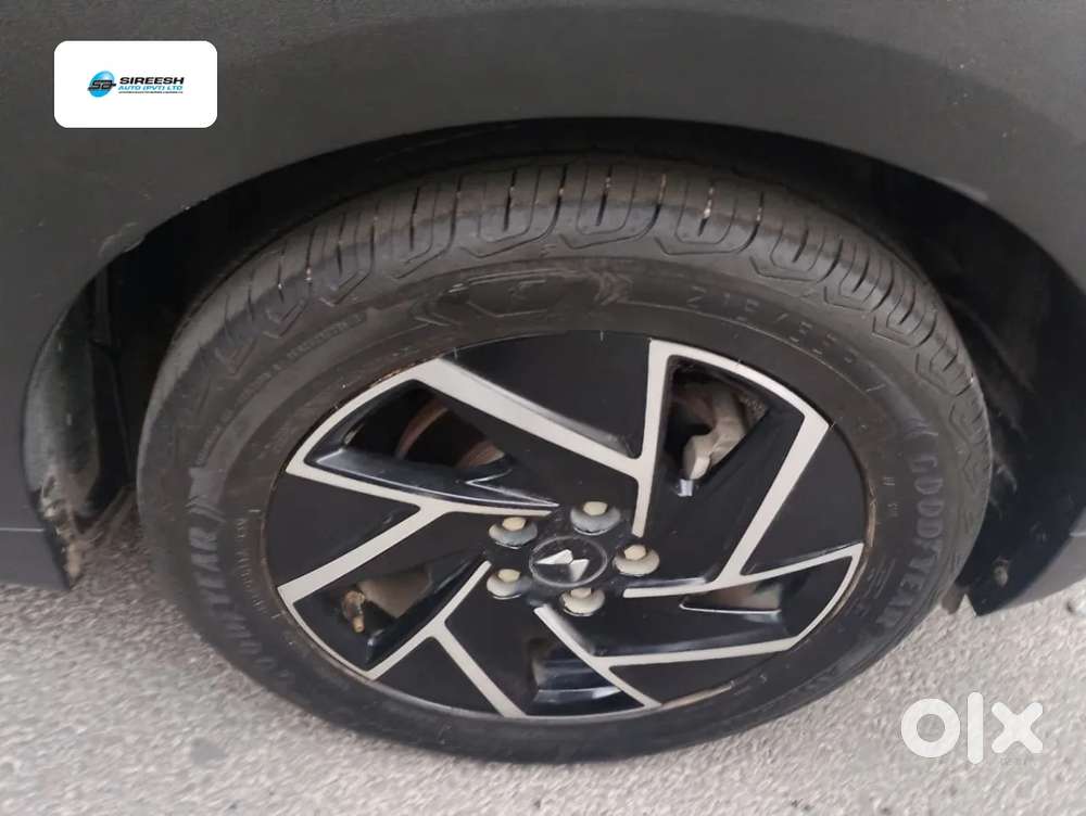 Mahindra Xuv 3xo Ax7l 1.2 Petrol At (pg), 2024, Petrol