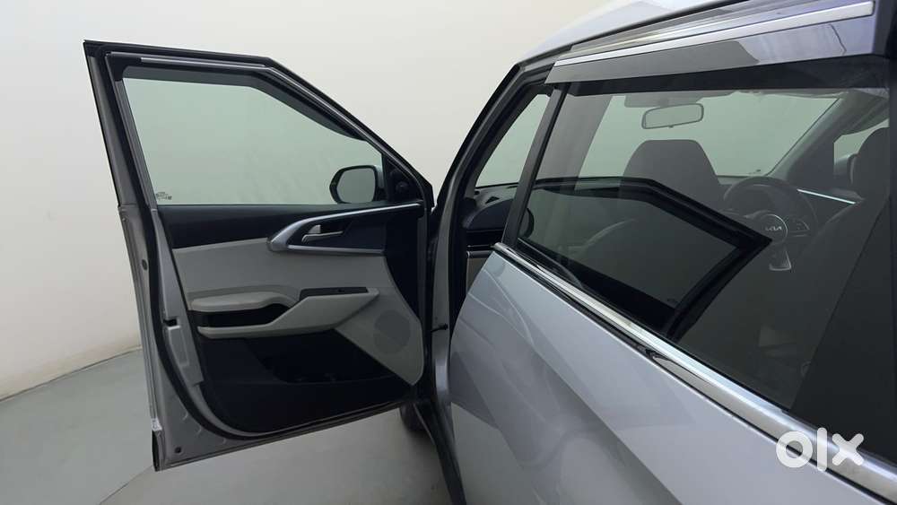 Kia Carens 1.4 Premium 7 Str, 2022, Petrol