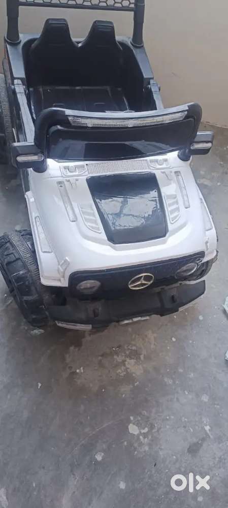 Bacchon Ki Toy Kar Hai Chalane Wali Electronic