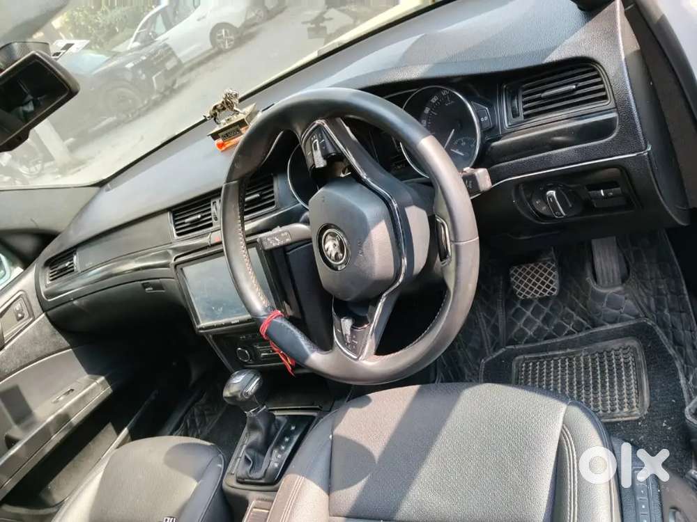 Skoda Superb Elegance 2012