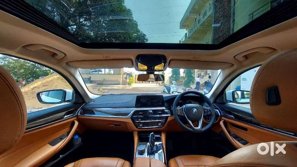 Bmw 5 Series Luxury 2020 With Auto-park Key