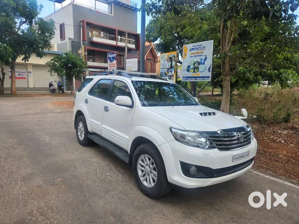 Toyota Fortuner 2012 Diesel, Manual Transmission