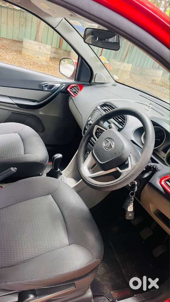 Tata Altroz, 2022, Petrol