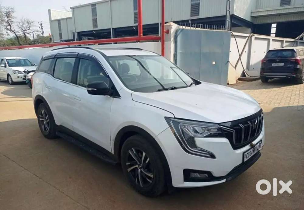 Mahindra Xuv700 Ax5 Petrol Mt 5 Str 2022